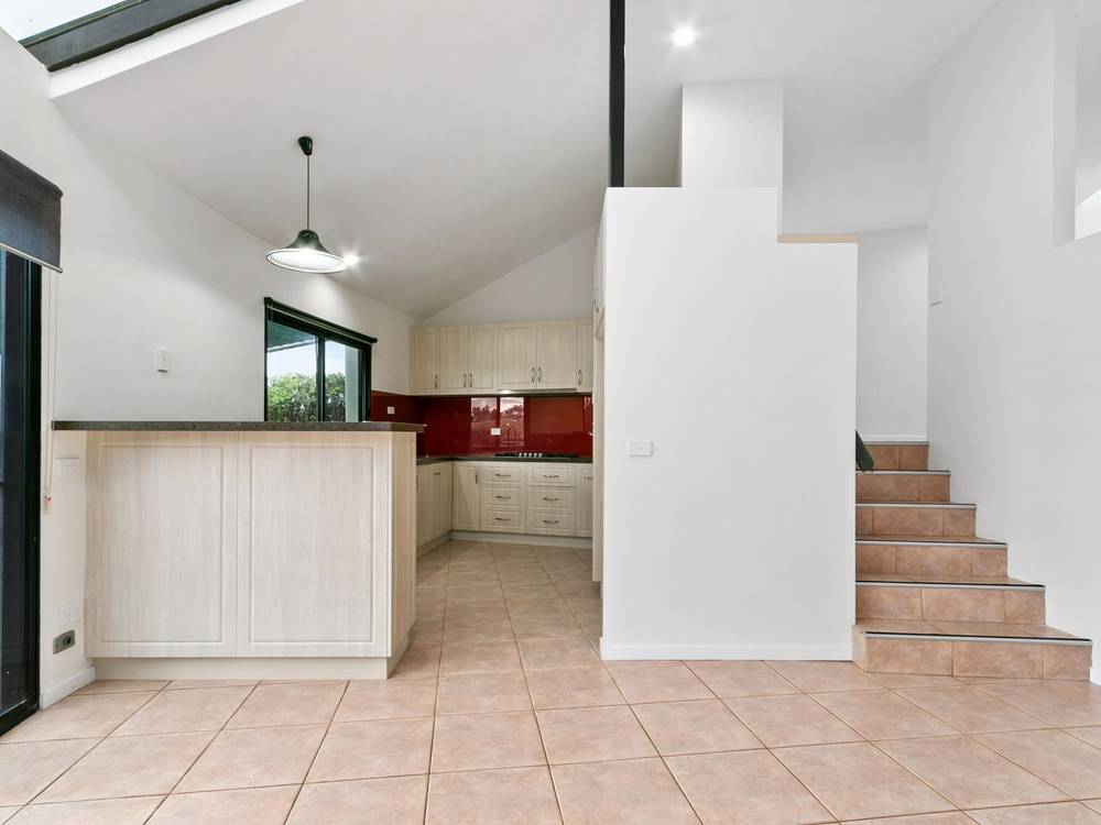 4A Wattlebird Close, LAKES ENTRANCE, VIC 3909