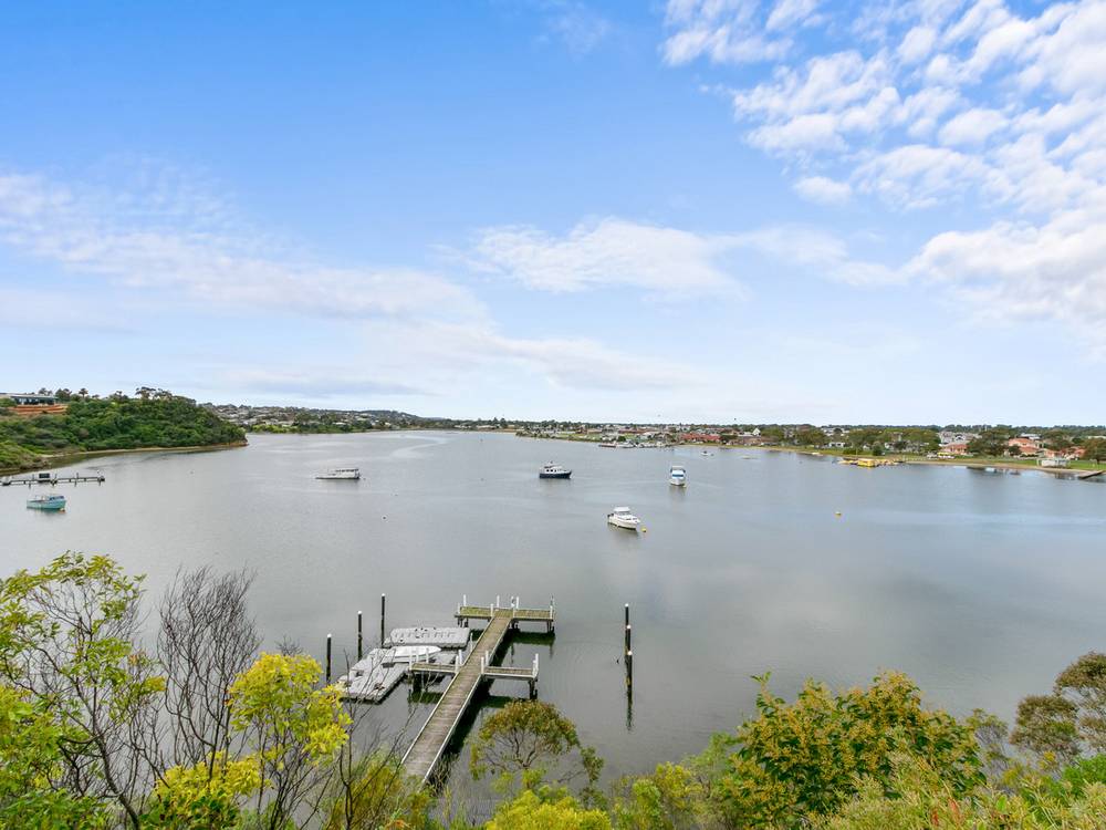 4A Wattlebird Close, LAKES ENTRANCE, VIC 3909