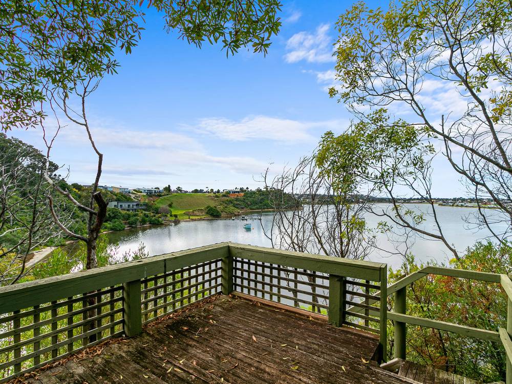 4A Wattlebird Close, LAKES ENTRANCE, VIC 3909