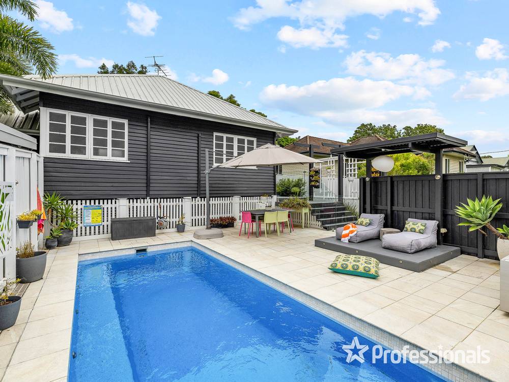 15 Wirega Street, WAVELL HEIGHTS, QLD 4012