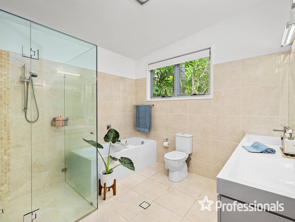 15 Wirega Street, WAVELL HEIGHTS, QLD 4012