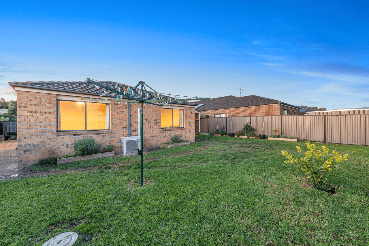 82 Windermere Boulevard, PAKENHAM, VIC 3810