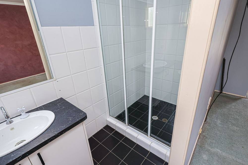 63 Thallon Road, KENSINGTON GROVE, QLD 4341