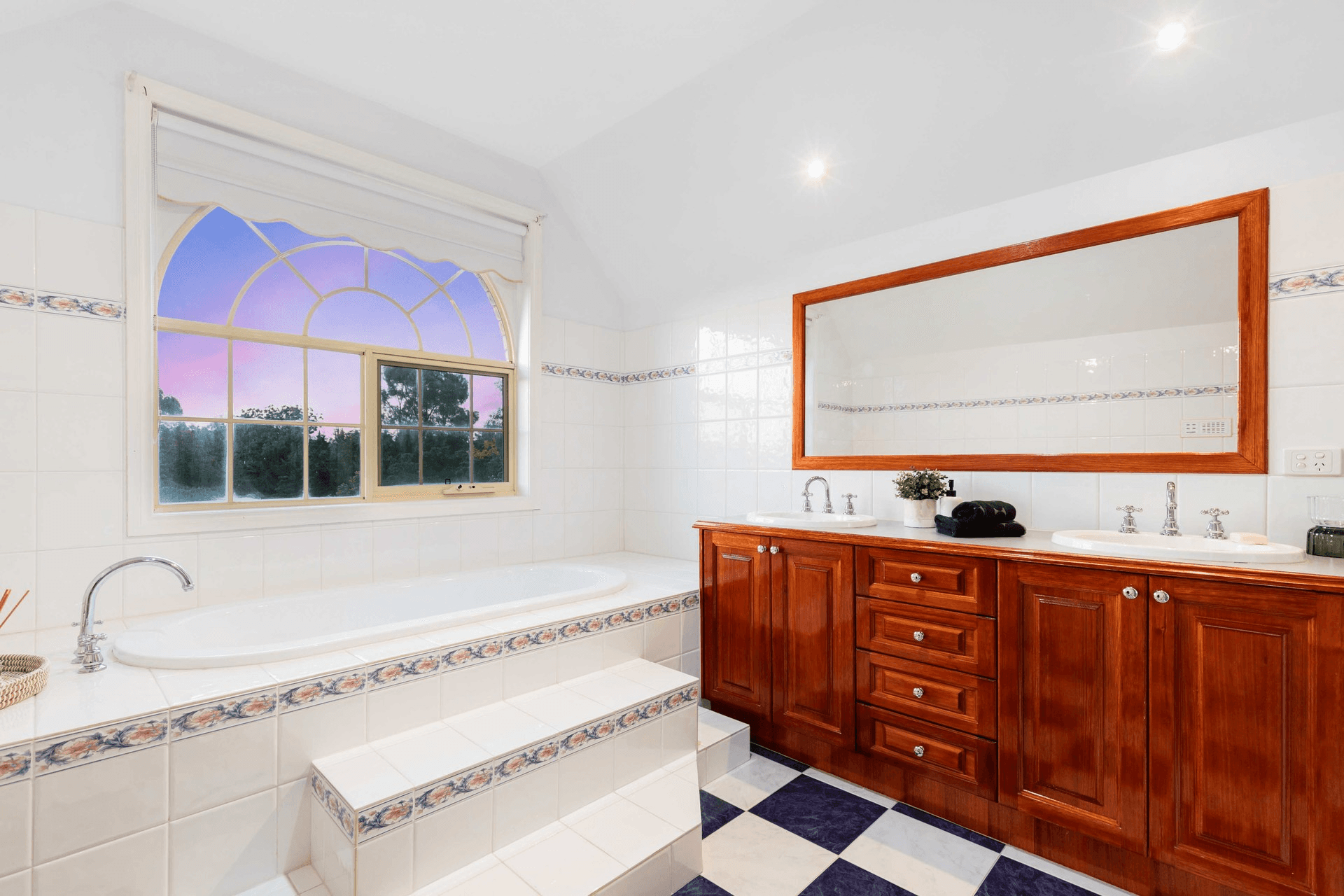 7 Laburnum Place, Hillside, VIC 3037