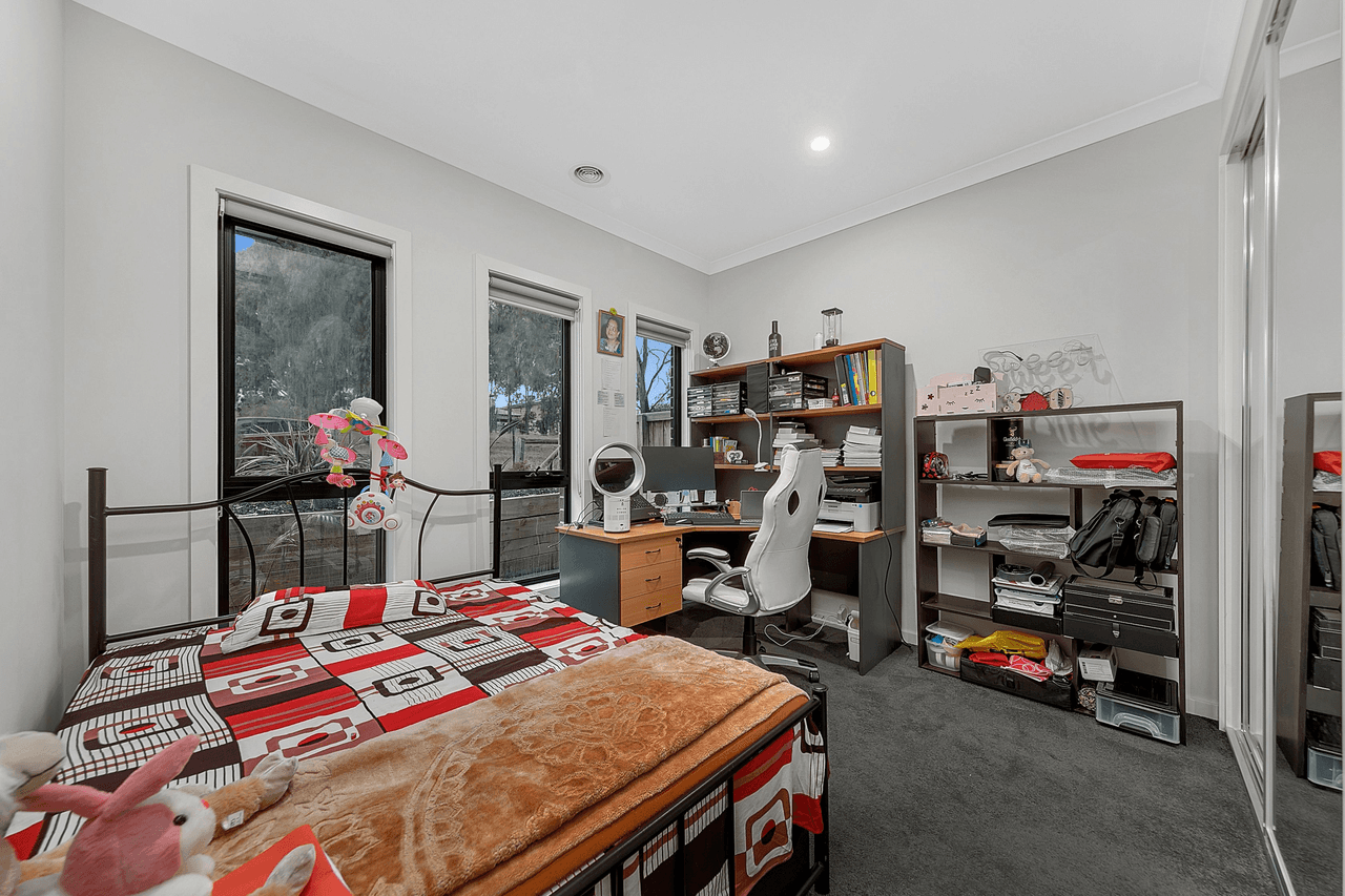 12 Sir John Terrace, MERNDA, VIC 3754