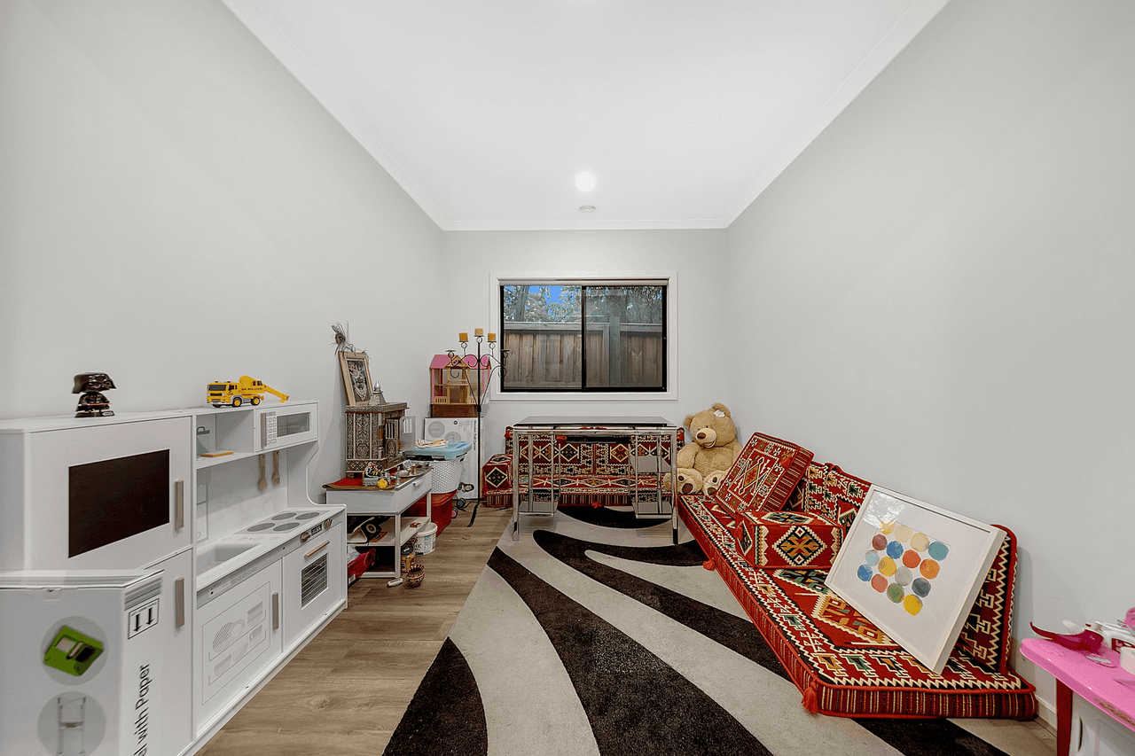 12 Sir John Terrace, MERNDA, VIC 3754