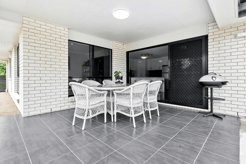 6 Cowrie Court, BURRUM HEADS, QLD 4659