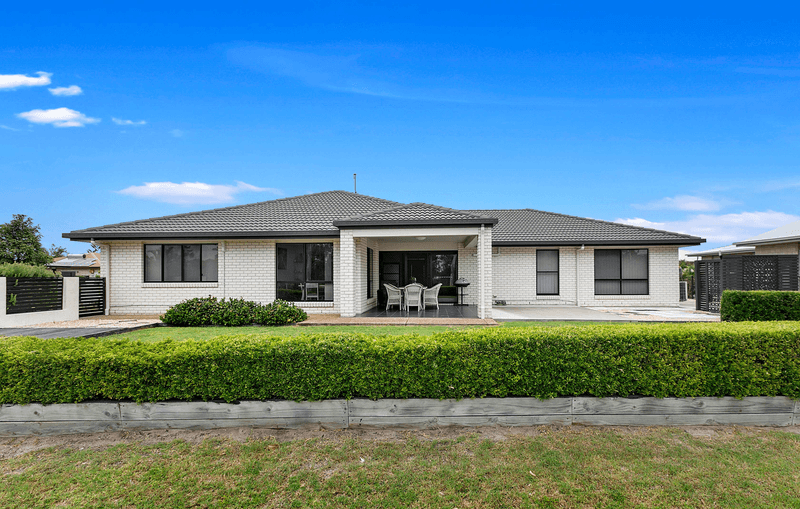 6 Cowrie Court, BURRUM HEADS, QLD 4659