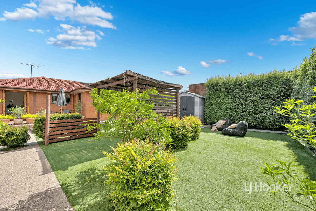 6 Fourth Avenue, HOPPERS CROSSING, VIC 3029