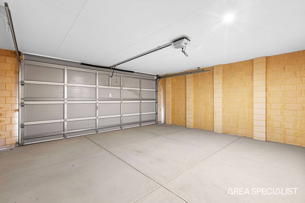 15 Stringybark Loop, Coodanup, WA 6210