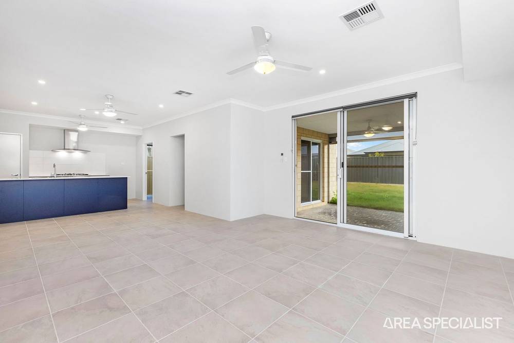 15 Stringybark Loop, Coodanup, WA 6210