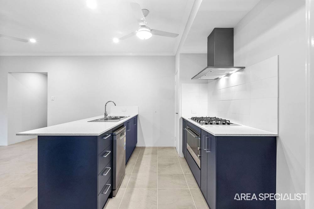 15 Stringybark Loop, Coodanup, WA 6210
