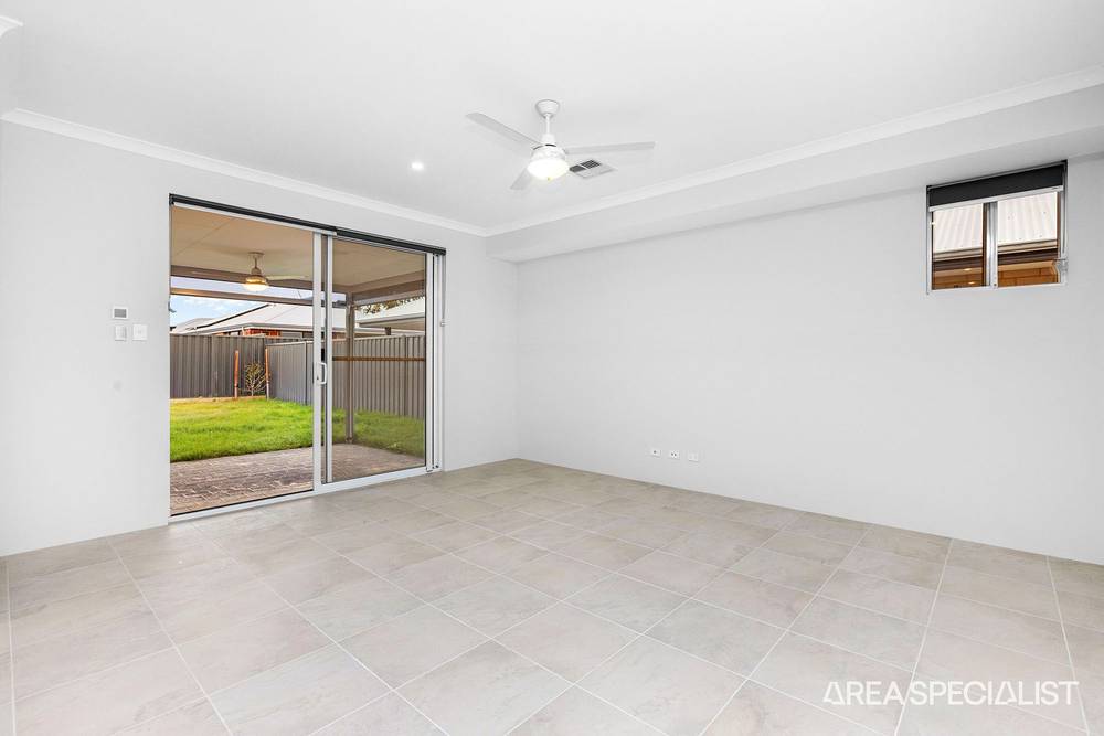 15 Stringybark Loop, Coodanup, WA 6210