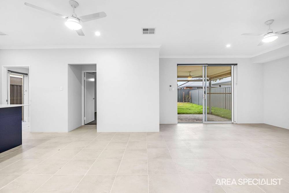15 Stringybark Loop, Coodanup, WA 6210