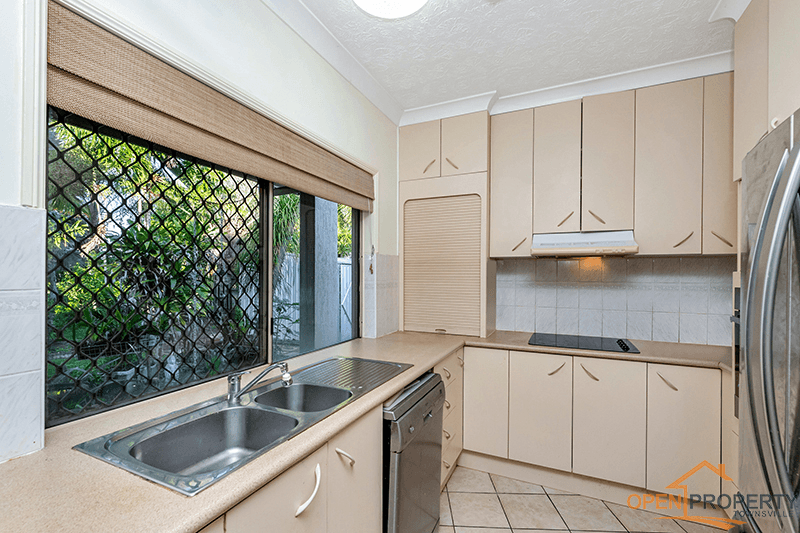 100 Martinez Ave, West End, QLD 4810