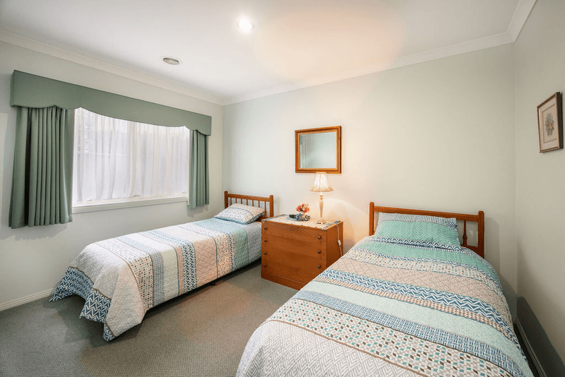 4 Laffertys Walk, East Albury, NSW 2640