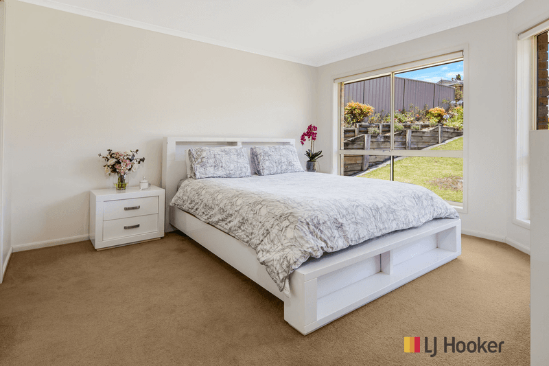 33 Wills Crescent, DENHAMS BEACH, NSW 2536