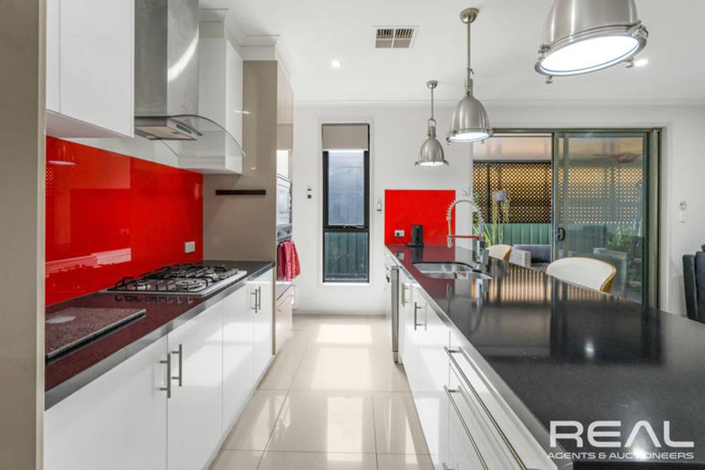 118 The Boulevard, PARAFIELD GARDENS, SA 5107