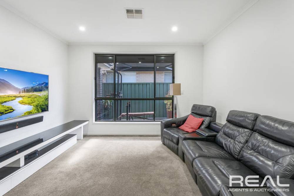 118 The Boulevard, PARAFIELD GARDENS, SA 5107