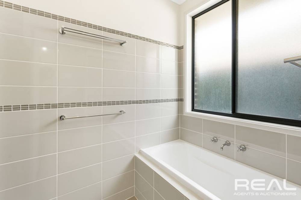 118 The Boulevard, PARAFIELD GARDENS, SA 5107