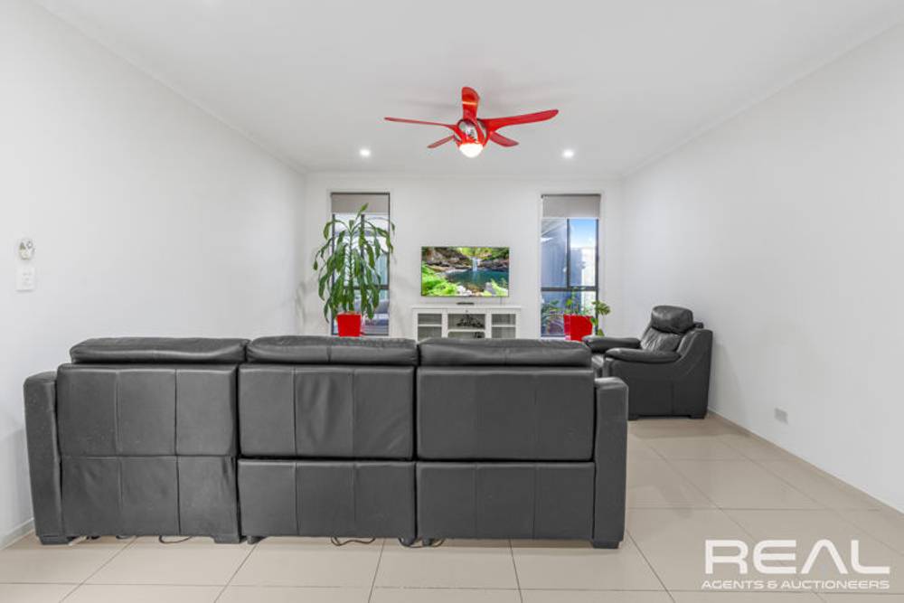 118 The Boulevard, PARAFIELD GARDENS, SA 5107
