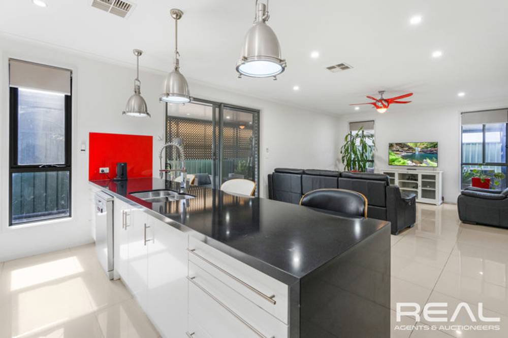 118 The Boulevard, PARAFIELD GARDENS, SA 5107