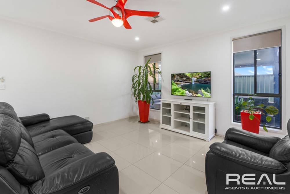 118 The Boulevard, PARAFIELD GARDENS, SA 5107