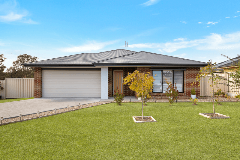 16 Newbery Chase, YEA, VIC 3717