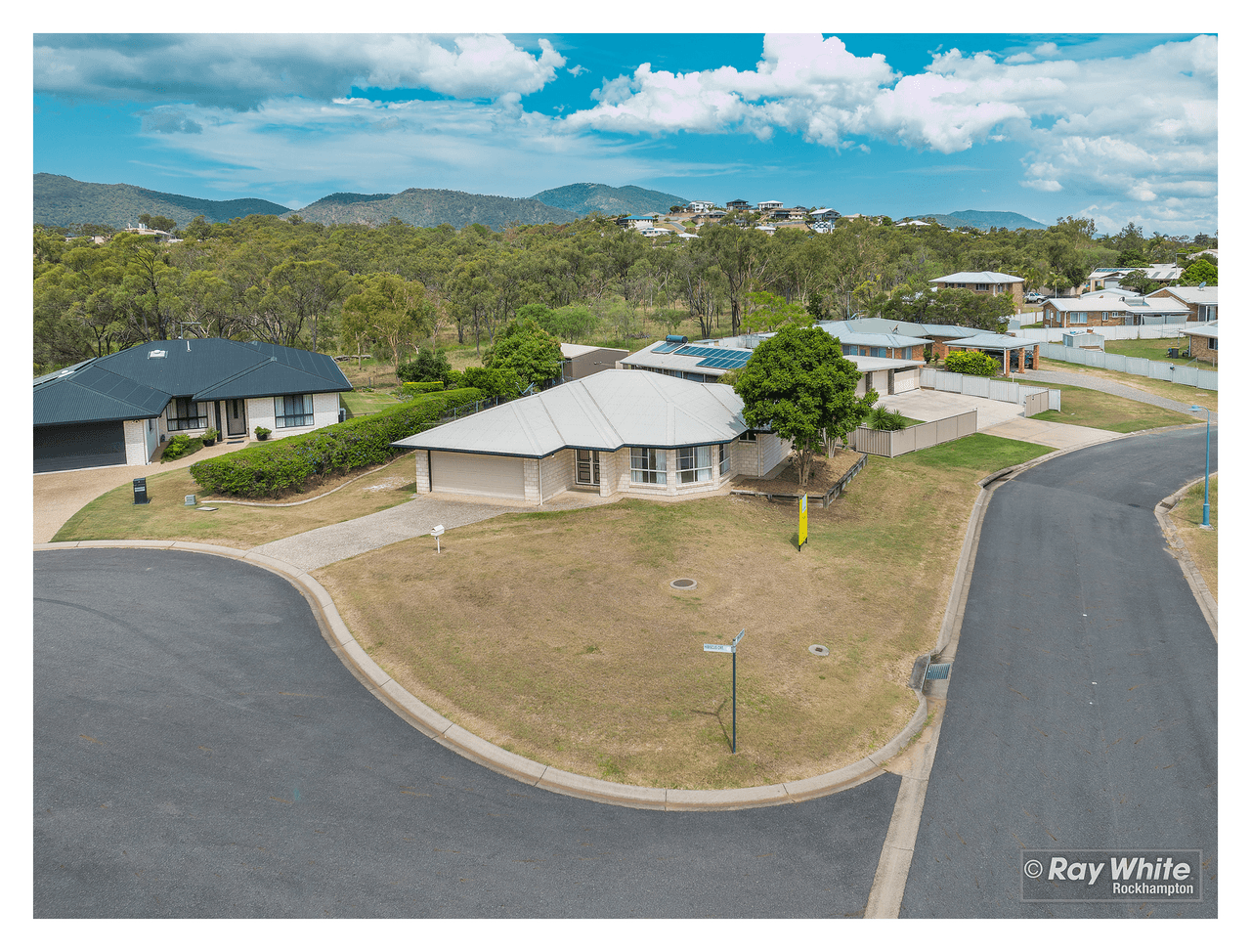 2 Hibiscus Court, KAWANA, QLD 4701