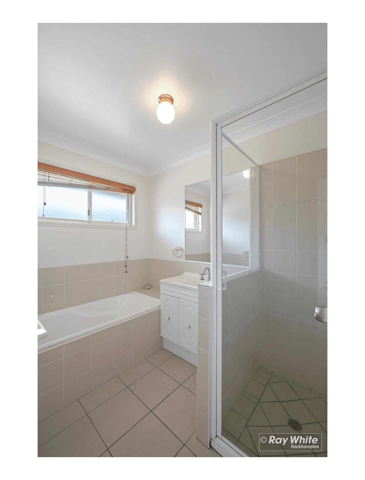 2 Hibiscus Court, KAWANA, QLD 4701