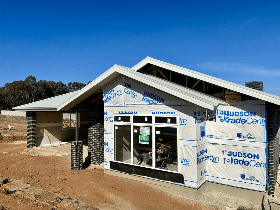 86 JUMBUCK DRIVE, GOBBAGOMBALIN, NSW 2650