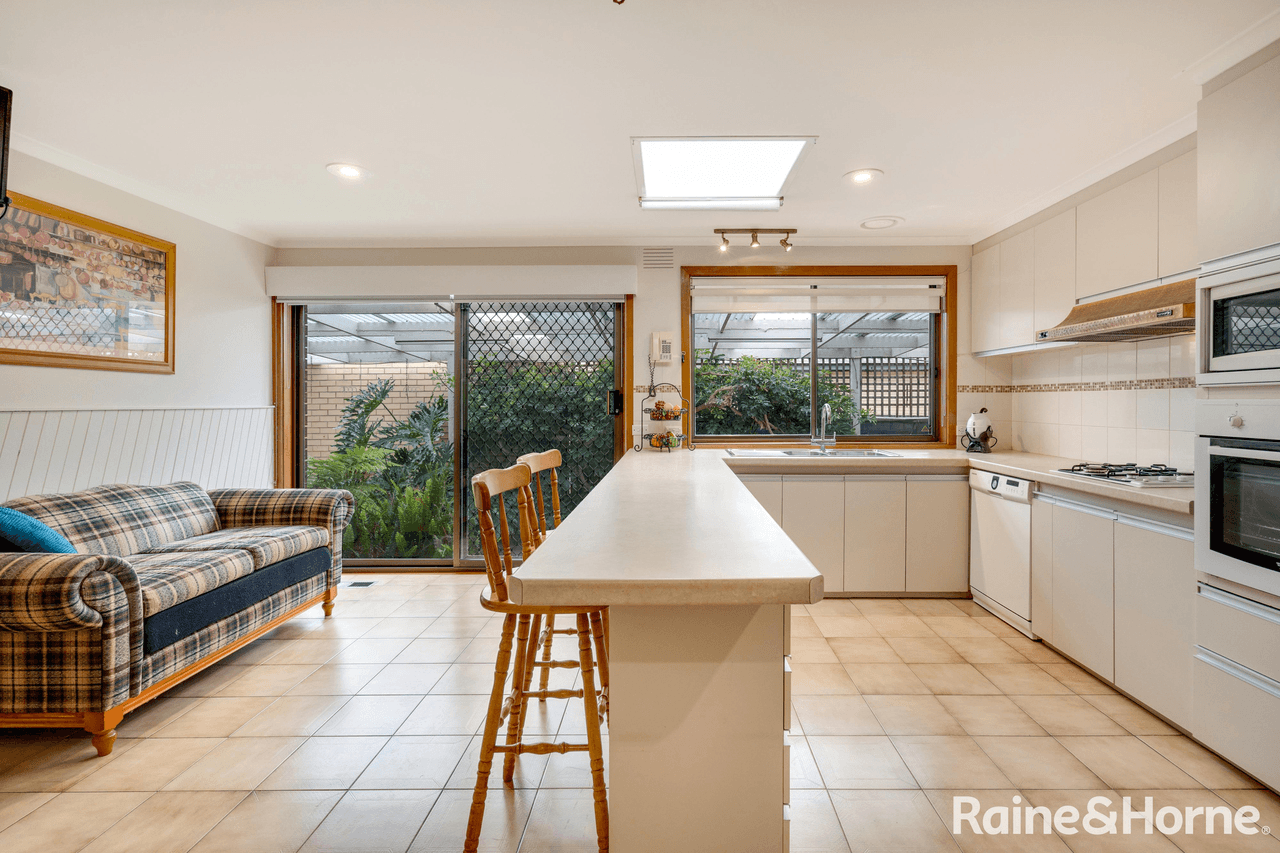 28 Collins Street, SUNBURY, VIC 3429