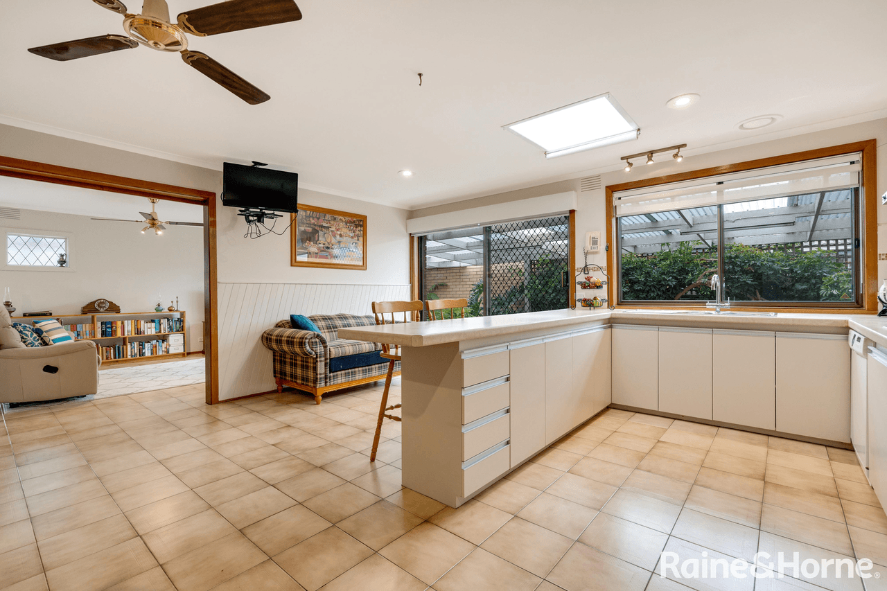 28 Collins Street, SUNBURY, VIC 3429