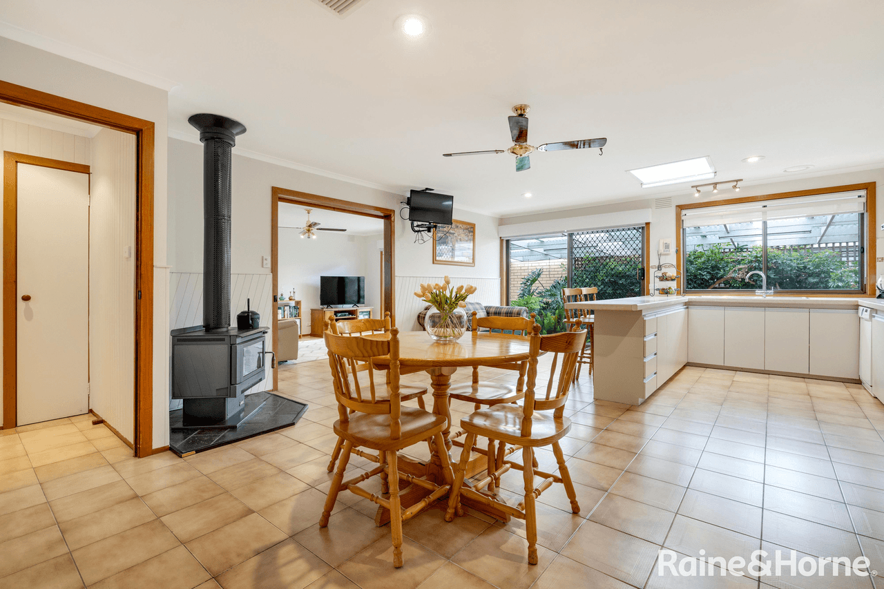 28 Collins Street, SUNBURY, VIC 3429