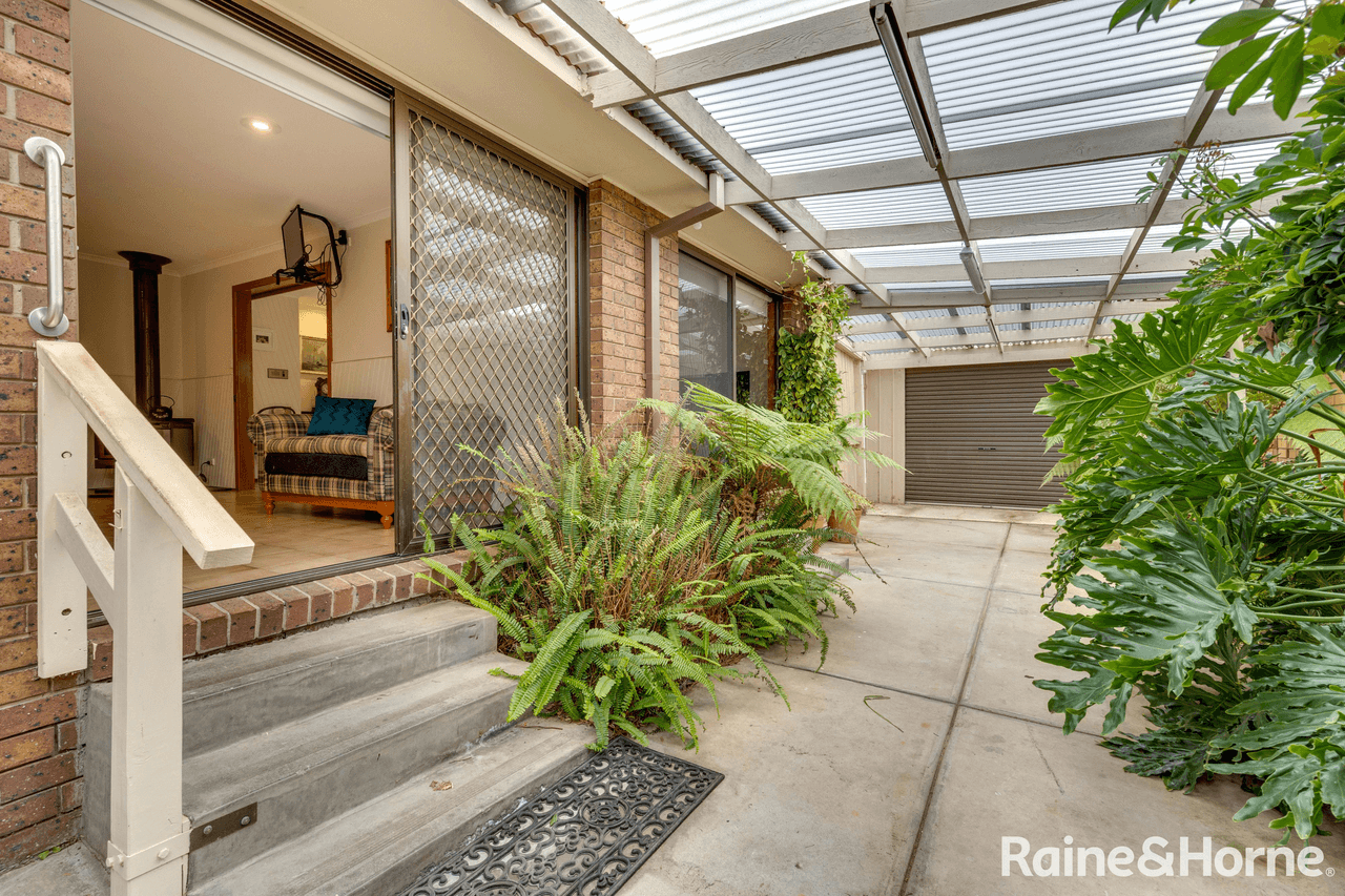 28 Collins Street, SUNBURY, VIC 3429