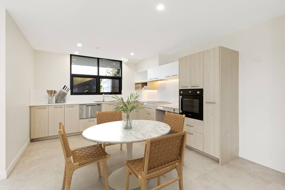 21 Carl Street, WOOLLOONGABBA, QLD 4102