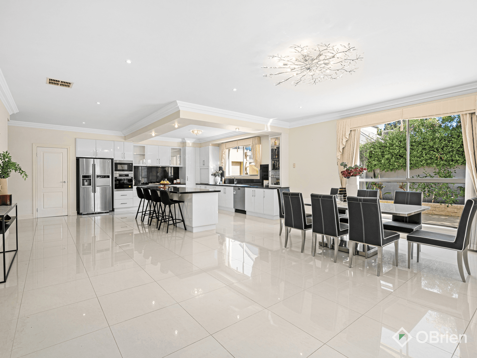 29 Waterside Drive, Waterways, VIC 3195