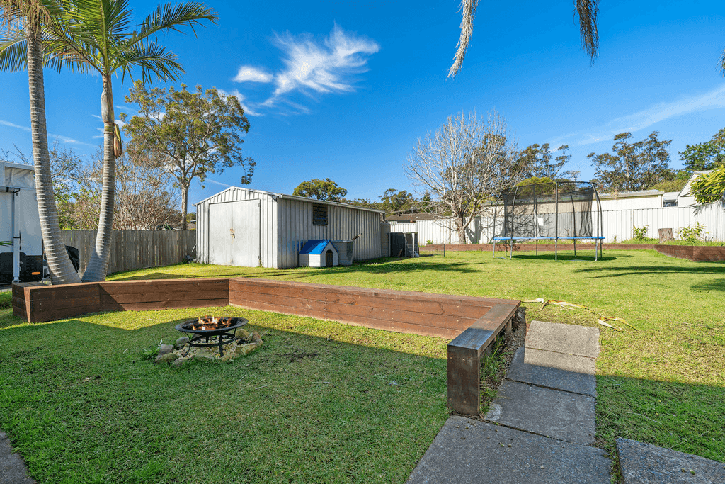 18 Amos Street, BONNELLS BAY, NSW 2264