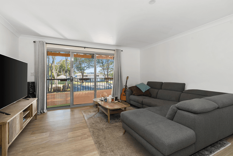 18 Amos Street, BONNELLS BAY, NSW 2264