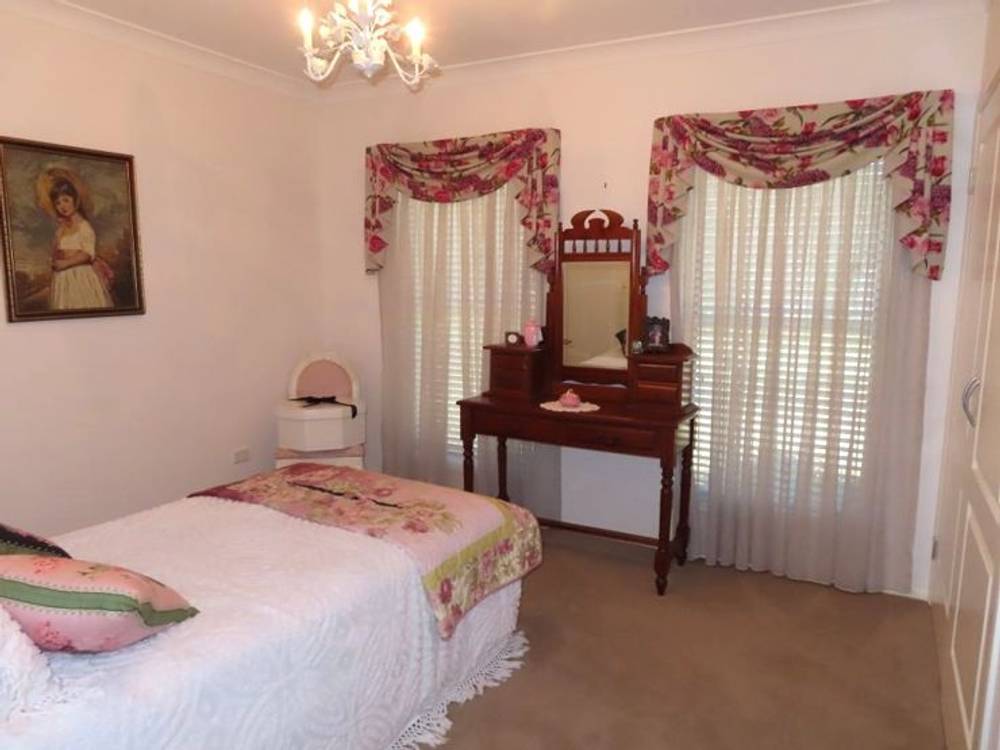 22 Pioneers Parade, STANTHORPE, QLD 4380