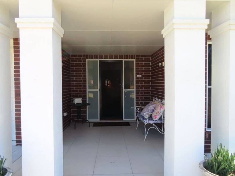 22 Pioneers Parade, STANTHORPE, QLD 4380
