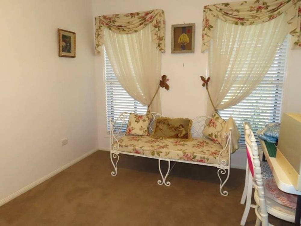 22 Pioneers Parade, STANTHORPE, QLD 4380