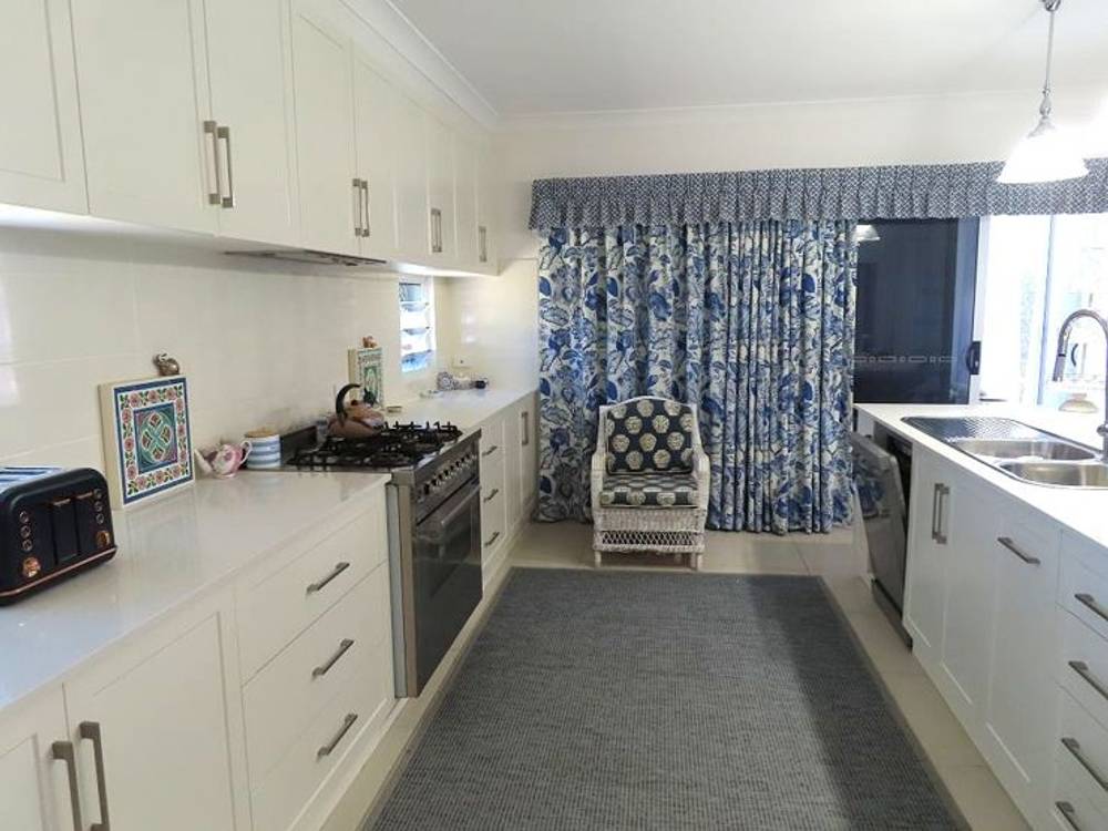 22 Pioneers Parade, STANTHORPE, QLD 4380