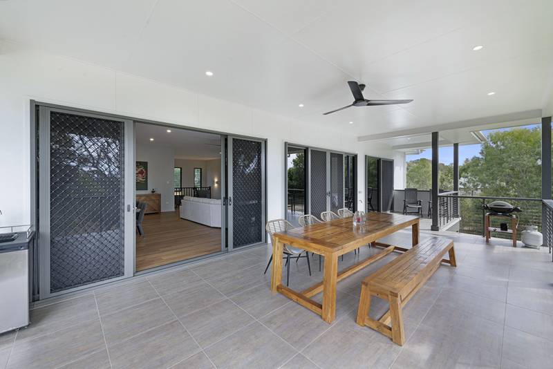 18 Sylvan Drive, Moore Park Beach, QLD 4670