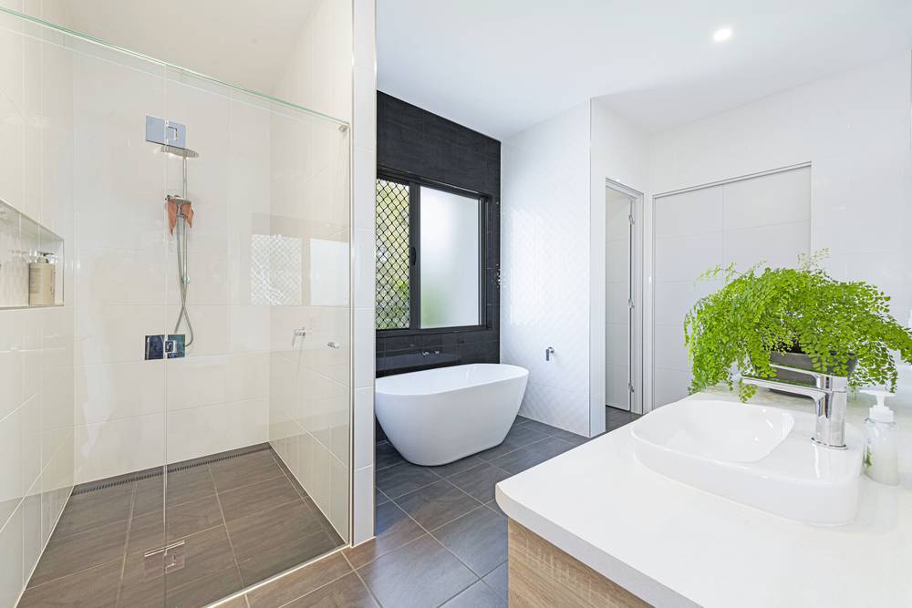 18 Sylvan Drive, Moore Park Beach, QLD 4670