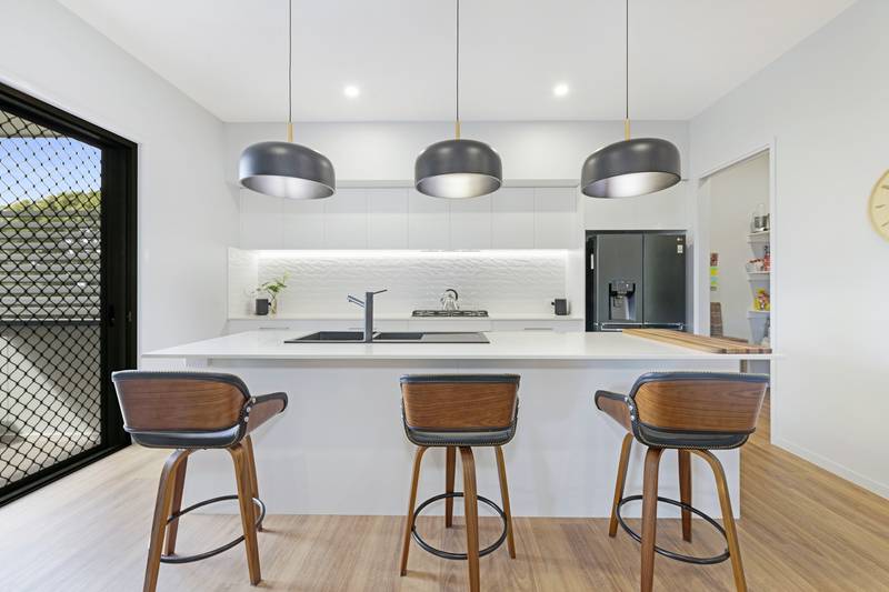 18 Sylvan Drive, Moore Park Beach, QLD 4670