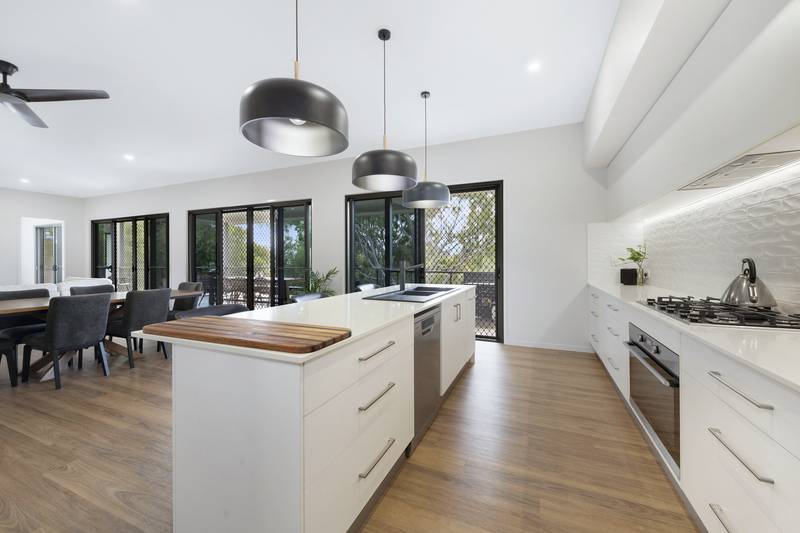 18 Sylvan Drive, Moore Park Beach, QLD 4670