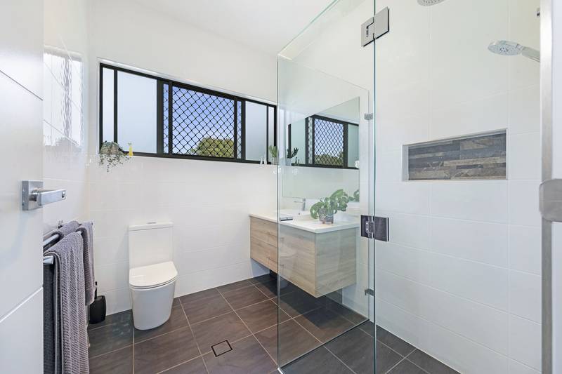 18 Sylvan Drive, Moore Park Beach, QLD 4670