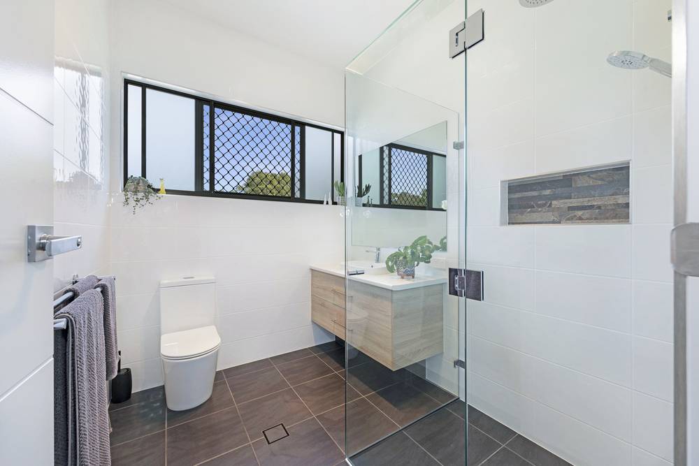 18 Sylvan Drive, Moore Park Beach, QLD 4670