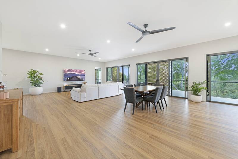 18 Sylvan Drive, Moore Park Beach, QLD 4670